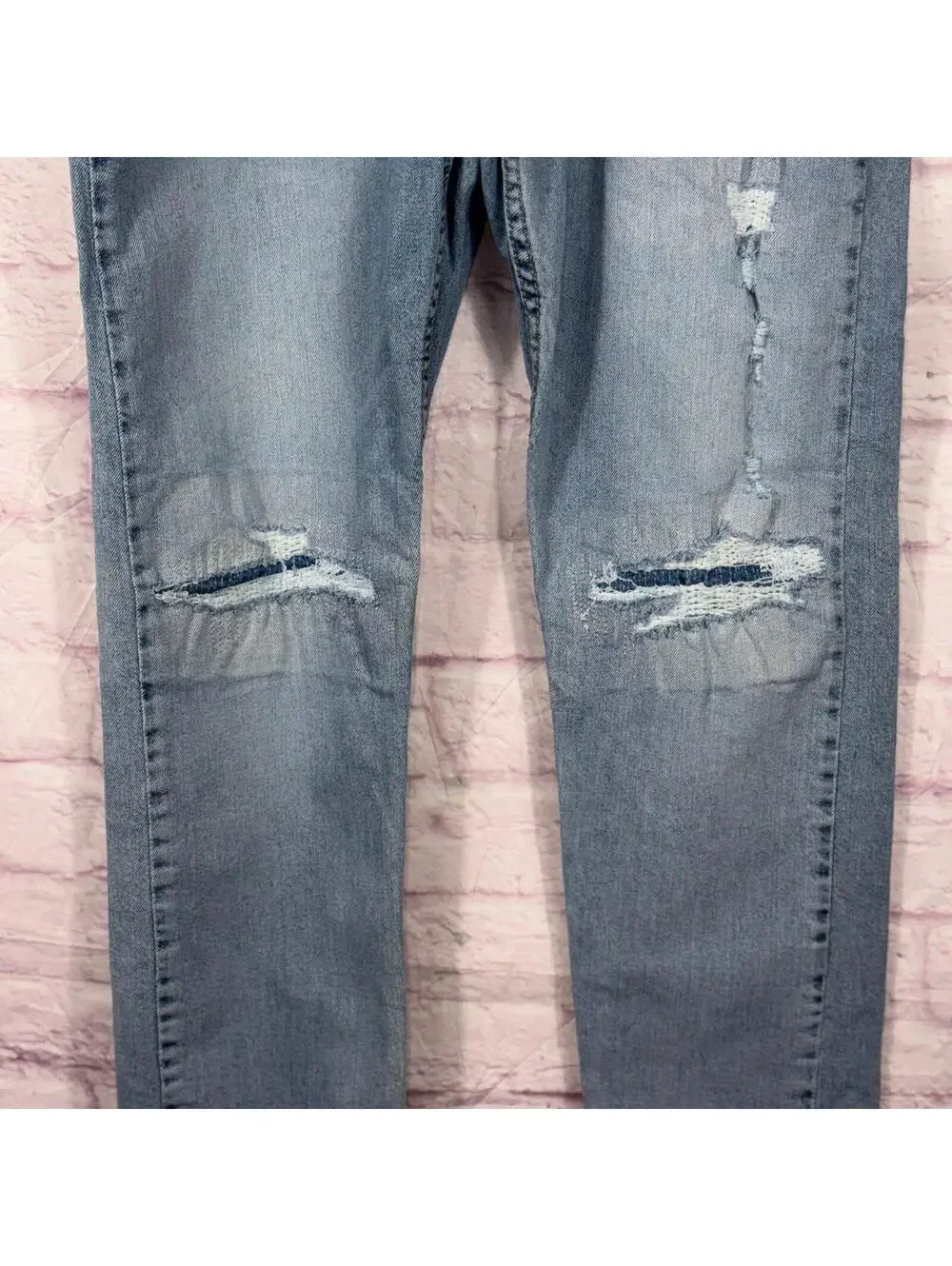Levi's 512 Slim Tapered Distressed Jeans Size 36x32 - Picture 3 of 11